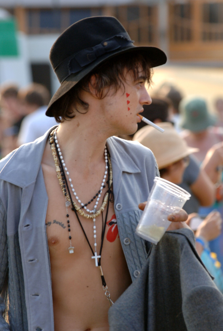 Kate Moss and Pete Doherty at the Isle of Wight Festival