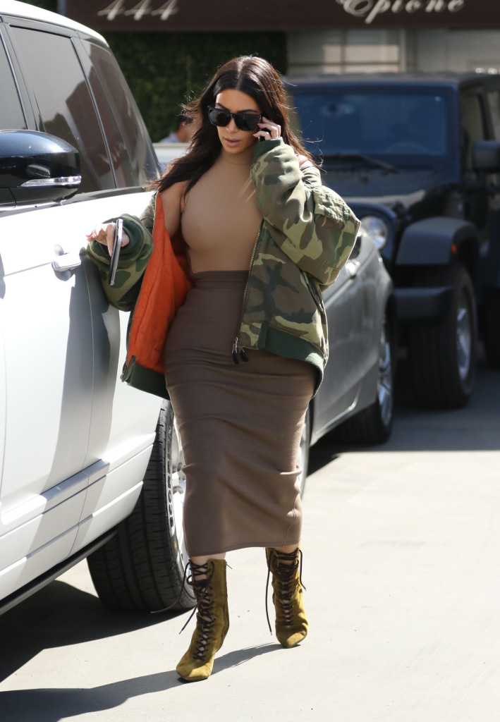 kim kardashian5 Alert the Masses: Kim Kardashian Is Back to Her Pre Baby Weight