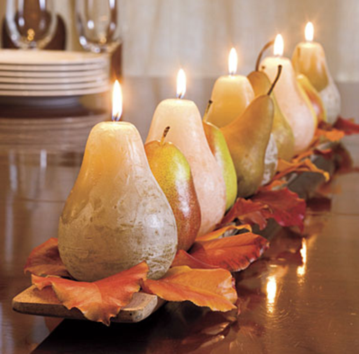 0-magnifique-deco-table-halloween-bougies-en-forme-de-poires-feuilles-oranges