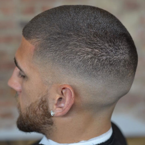 Coupe de cheveux mi-fade