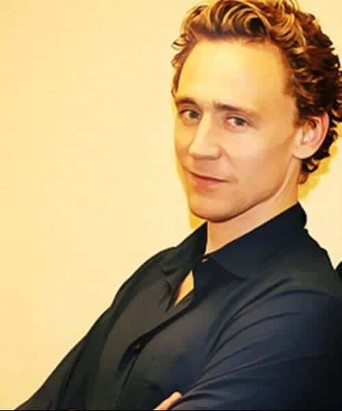 coiffures de tom hiddleston pour hommes aux cheveux ondulés