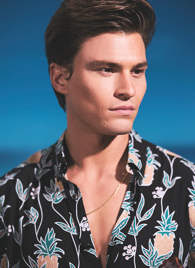 Oliver Cheshire "width =" 490 "style =" height: 100%;