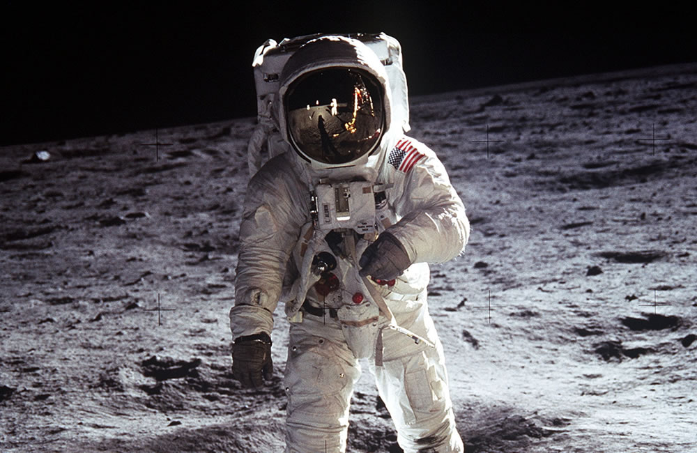 Buzz Aldrin portant une Omega Speedmaster sur la lune