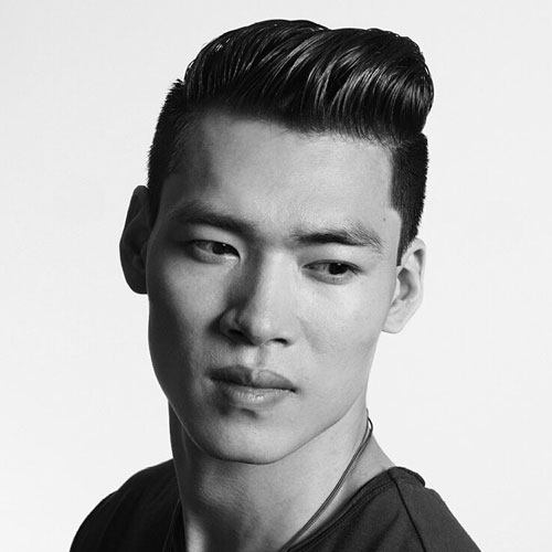 Peigne sur les coupes de cheveux pour hommes asiatiques