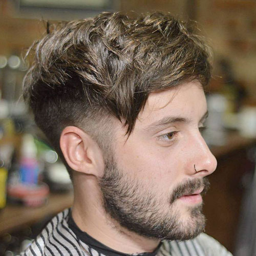 Peigne malpropre sur la coiffure pour hommes