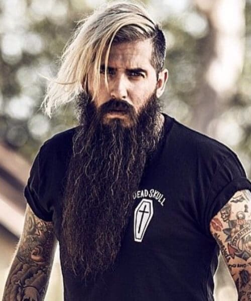 longue blonde côté longue barbe coupes de cheveux modernes pour hommes