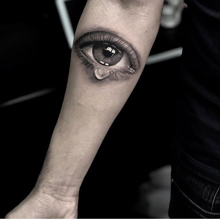 idées de tatouage des yeux avec un sens