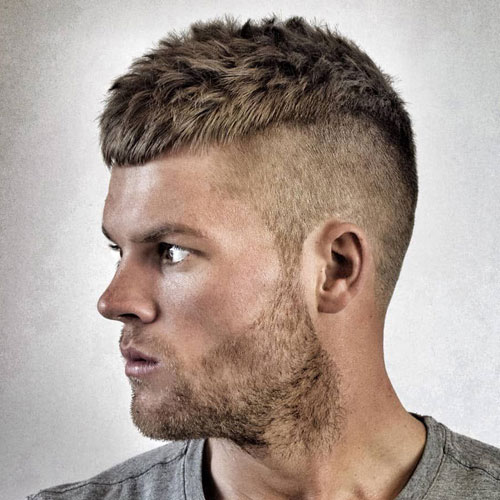 Barbe lourde de chaume