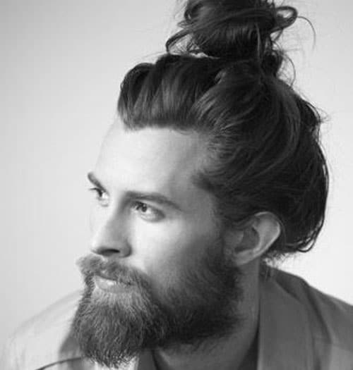 Man Bun et Barbe