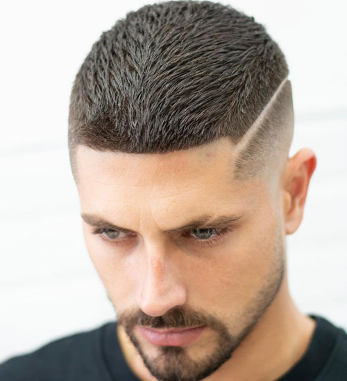 Coupe de cheveux de cultures texturées - Fondu chauve chauve + Haut texturé court