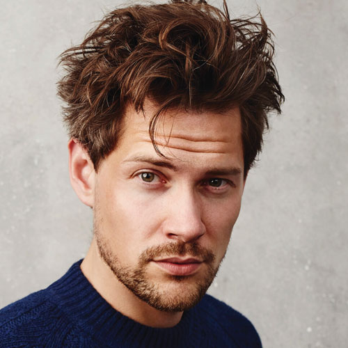 Cheveux texturés en désordre - Coiffure cool Messy de longueur moyenne pour hommes