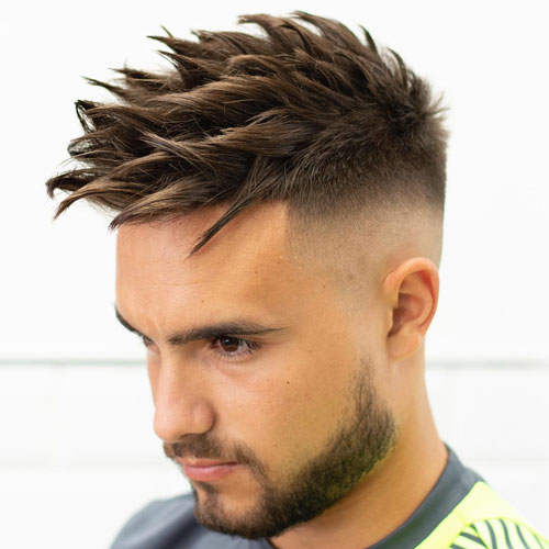 Cheveux pointus texturés pour hommes - Fondu chauve élevé + Coiffure épaisse à pointes sur le dessus