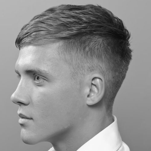 Coupe courte de cheveux
