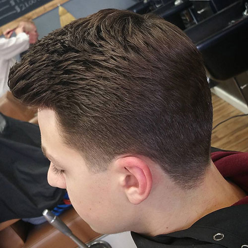 Coupe longue de cheveux