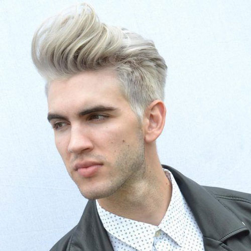 Pompadour blonde