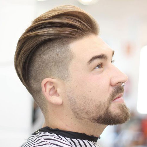 Textured Slick Back Hairstyle pour hommes