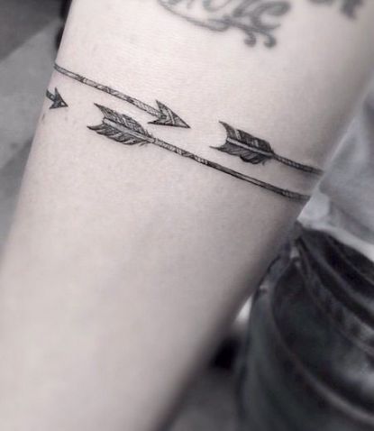 tatouages ​​de flechas para hombres