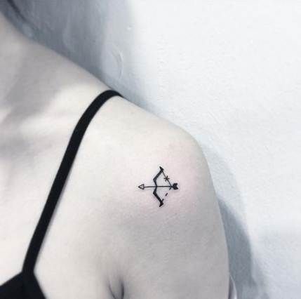 tatouages ​​de flechas para hombres
