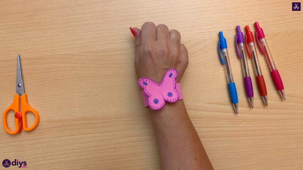 Bracelet papillon bricolage pour enfants
