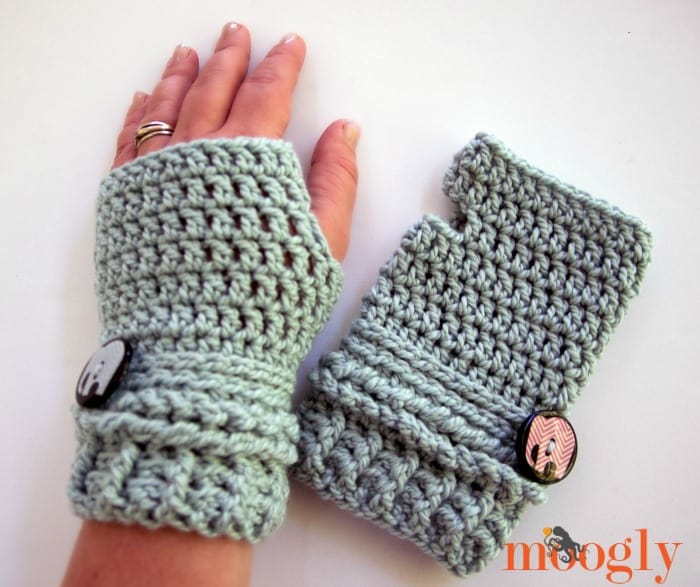 Jolis gants courts sans doigts au crochet