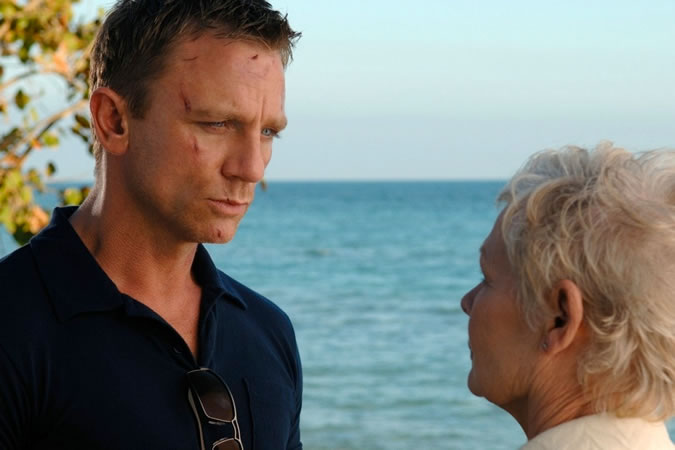 Daniel Craig incarne James Bond dans Casino Royale - Polo Sunspel
