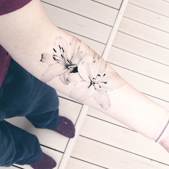 signification de tatouage de lis