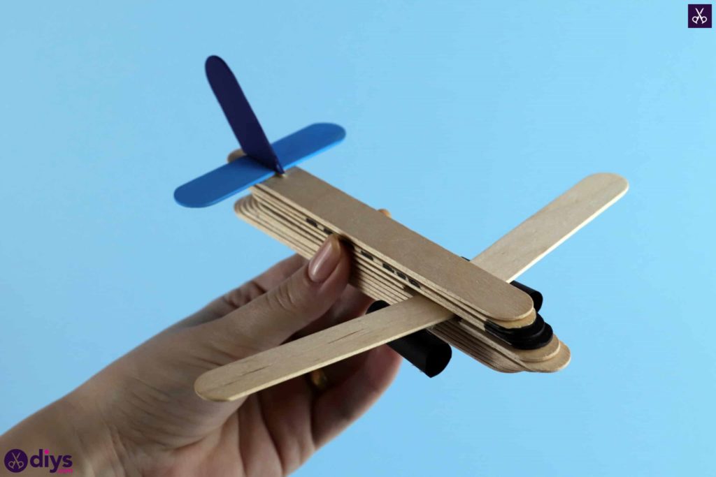 Popsicle stick avion diys
