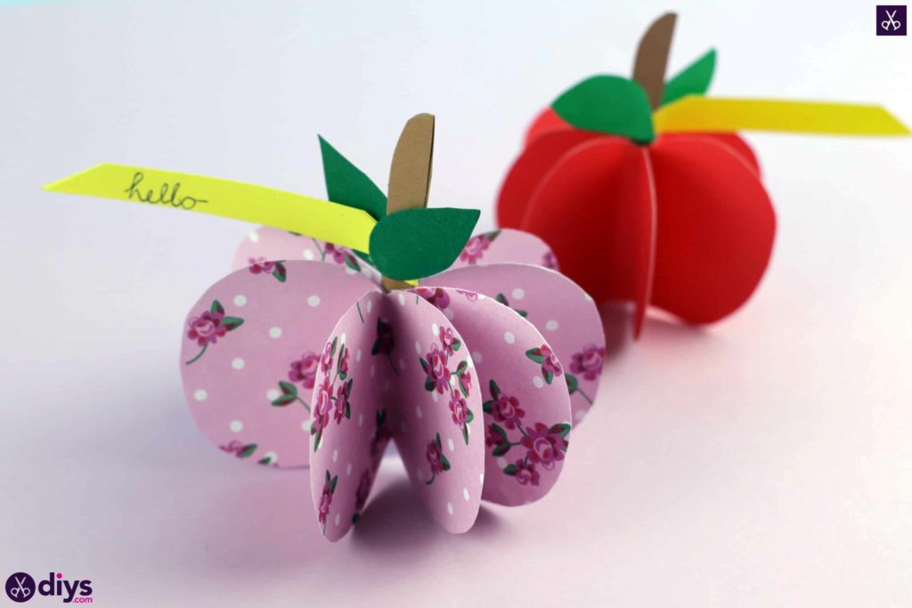 Pomme en papier 3D pour les enfants