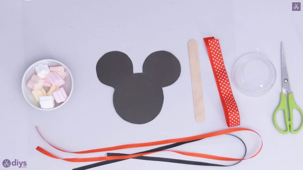 Bricolage Minnie Mouse porte-bonbons matériaux coupe