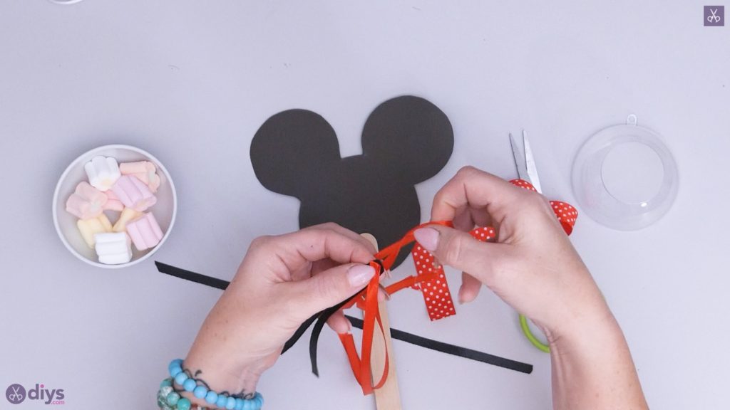 Porte-bonbons Minnie Mouse bricolage étape 5a