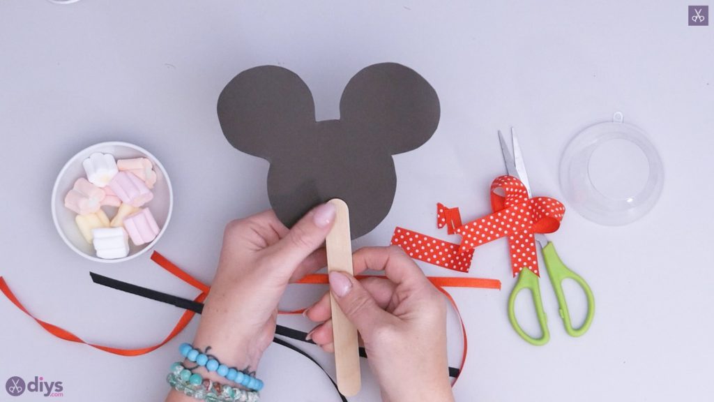 Porte-bonbons Minnie Mouse DIY Étape 4A