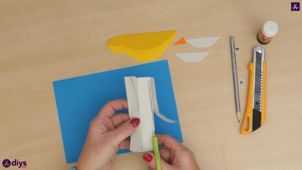 Bricolage facile papier oiseau étape 6a