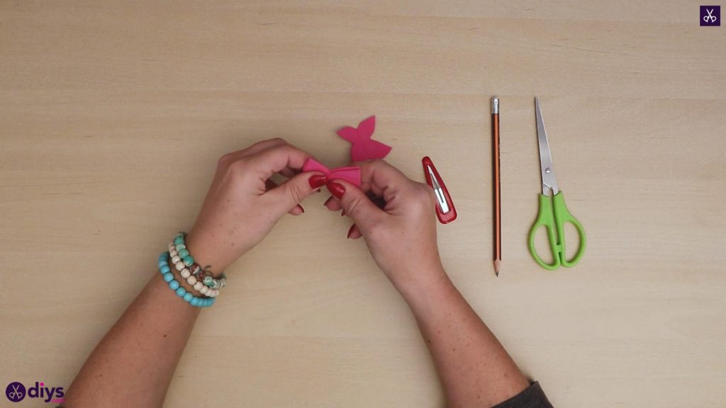 Barrette papillon bricolage étape 4