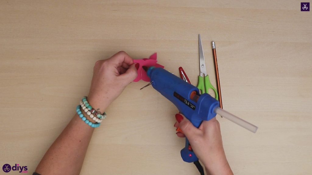 Barrette papillon bricolage étape 4a