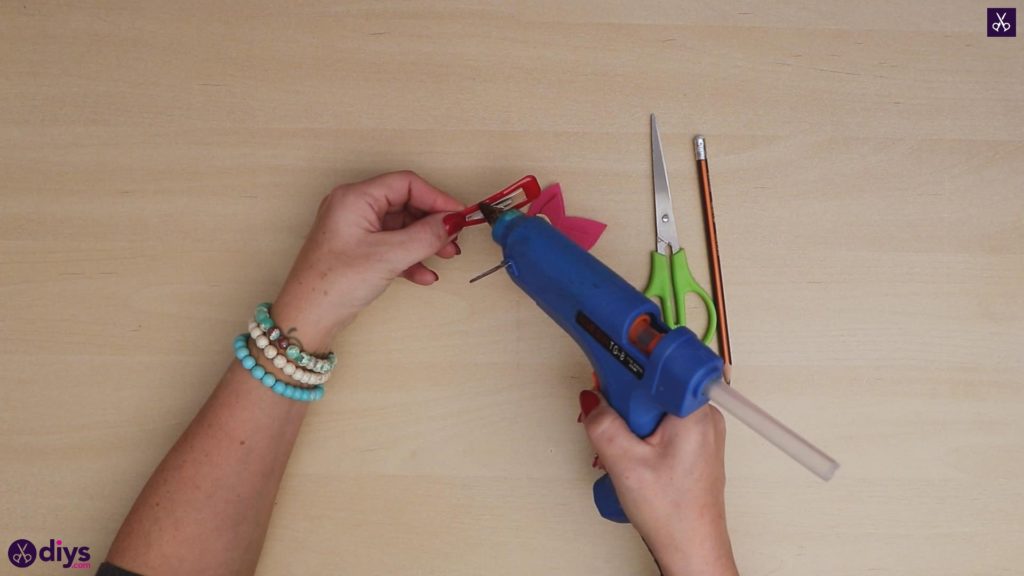 Barrette papillon bricolage étape 6