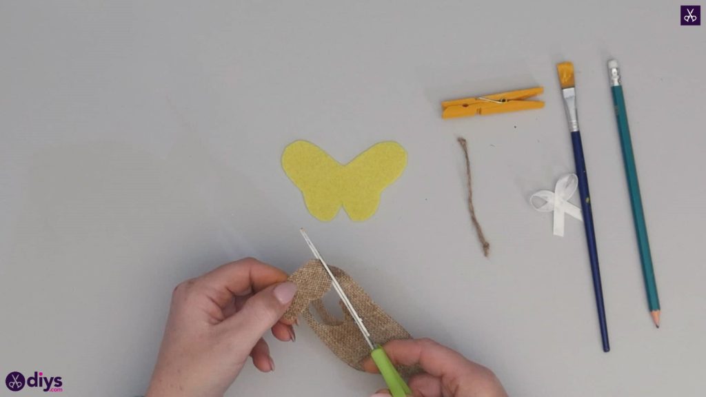 Comment fabriquer un papillon à partir d'une étape de pince à linge 6b