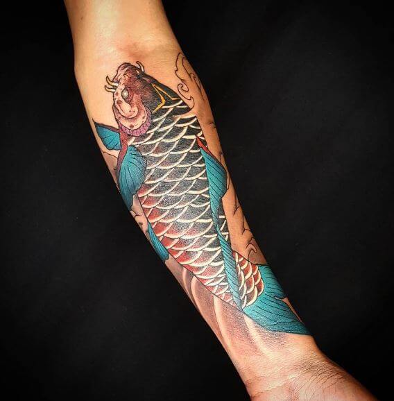 Tatouage de poisson Koi sur le bras 41