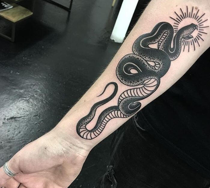 Tatouage Bras Serpent