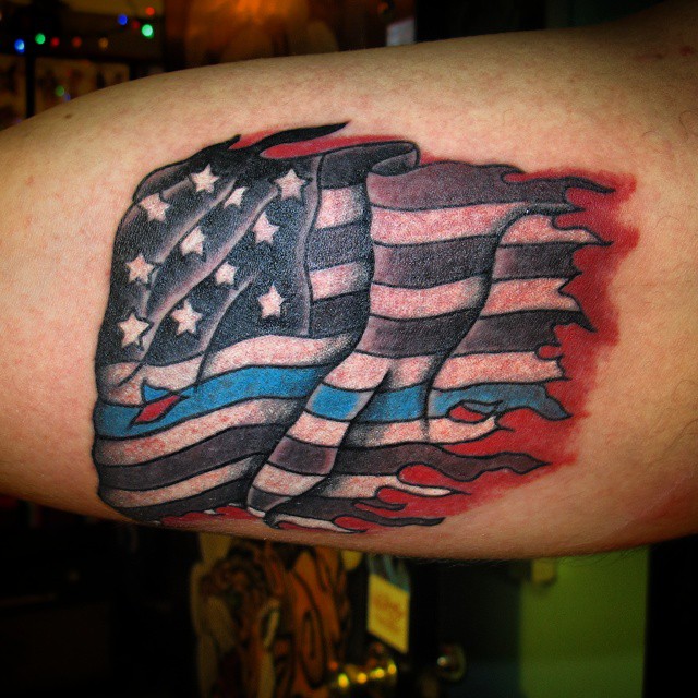 Tendance Tattoo : 120+ tatouages drapeau américain pour les hommes ...