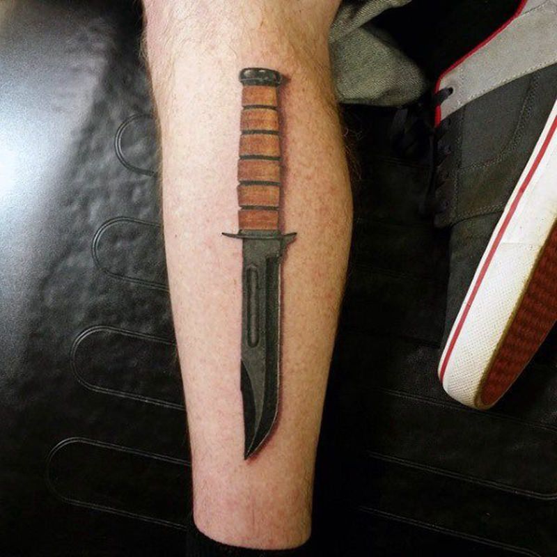 Тату нож на ноге. Кинжал на ноге. Тату нож на икре. Тату нож на ноге. Тату нож.