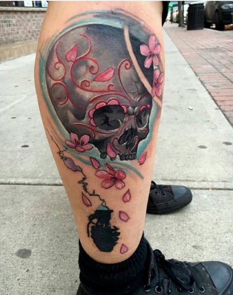 Jour des morts tatouage sur la jambe