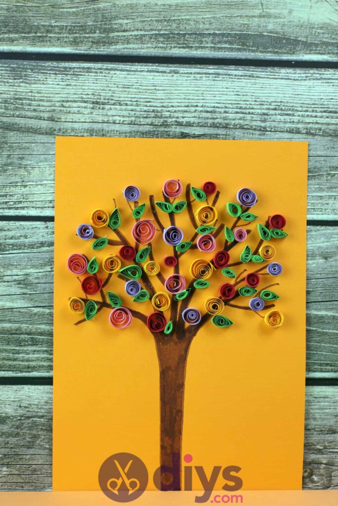 Bricolage papier printemps arbre coloré