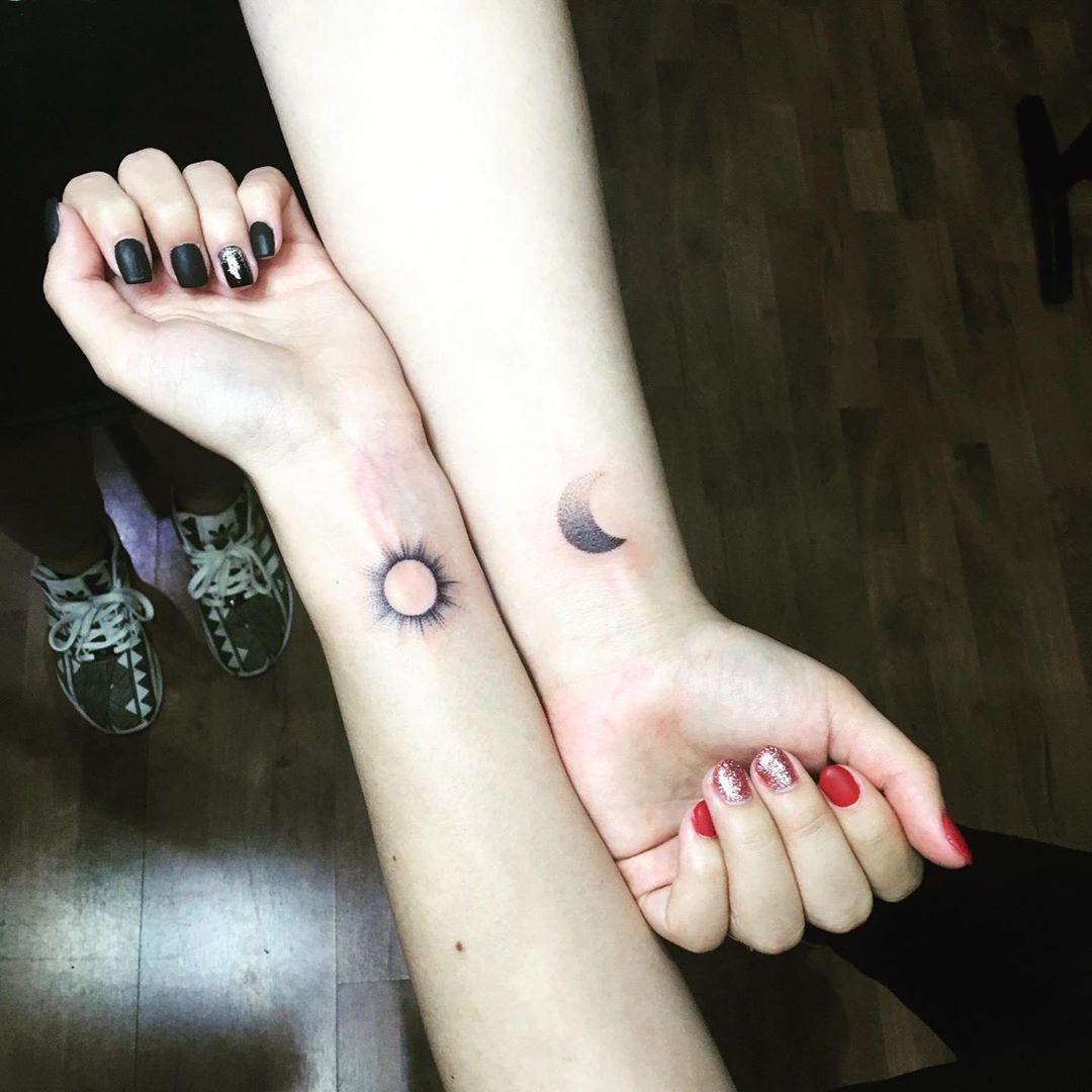tatouage meilleur ami soleil et lune