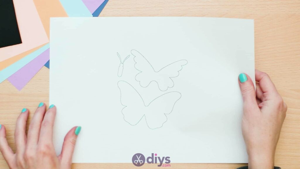 Carte papillon en papier 3D étape 2