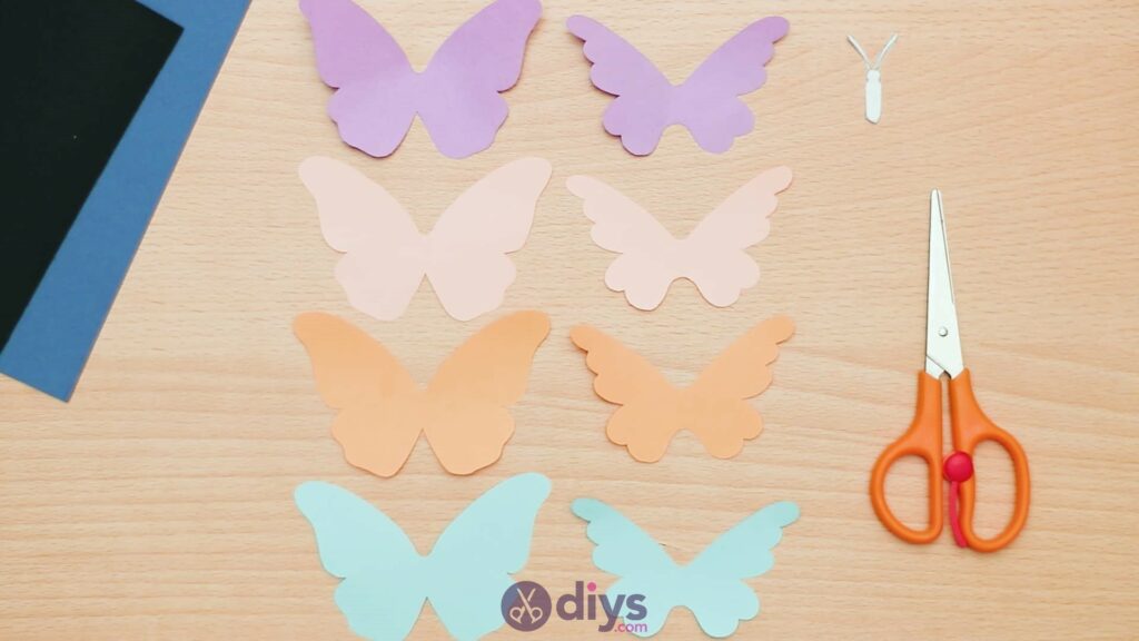 Étape 3f de la carte papillon en papier 3D
