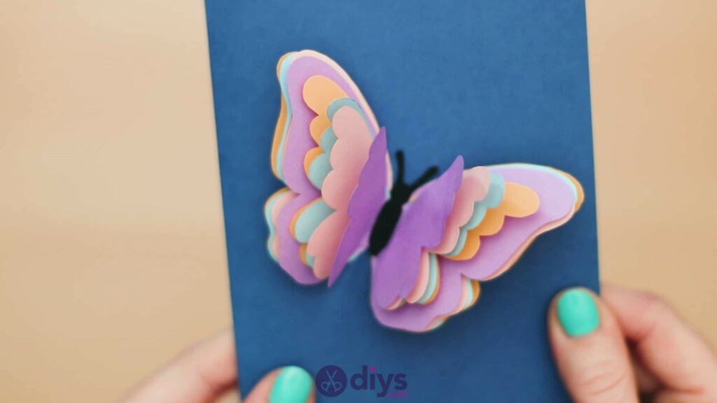 Carte de papillon en papier 3D, étape 9b