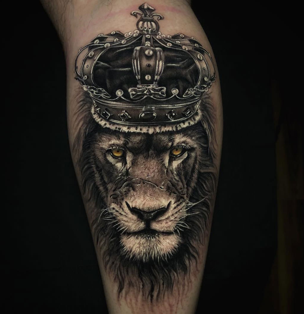 tatouage de roi lion