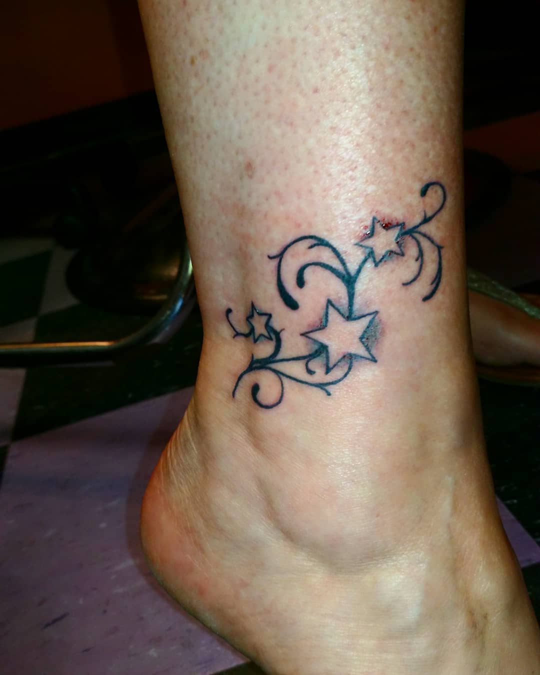 tatouage plante étoile