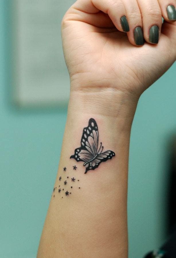 tatouage étoile papillon