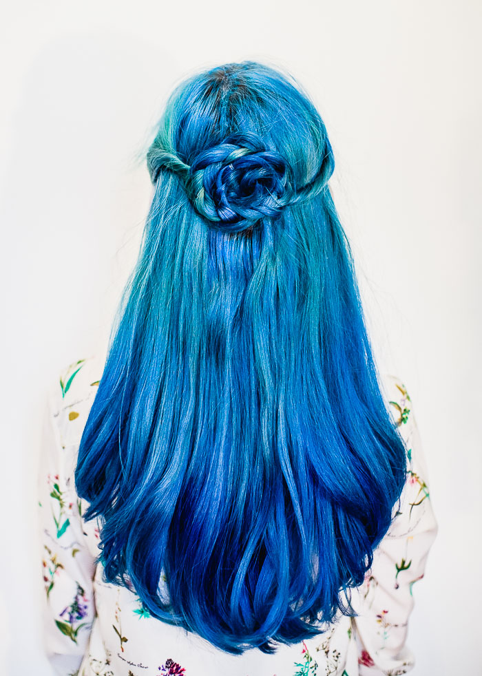 Tutoriel de cheveux tressés de fleurs